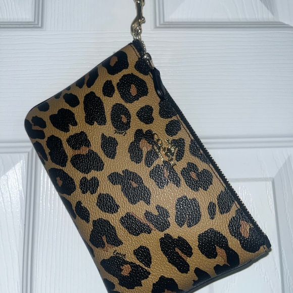 Coach wristlet - Picture 5 of 5